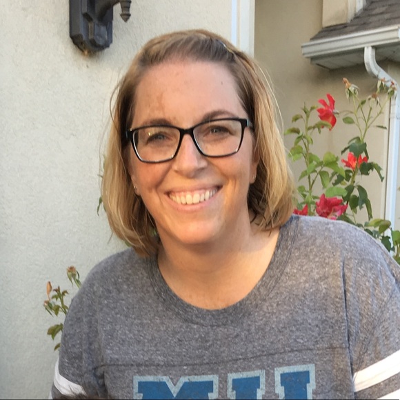 Meet your Posher, Lori - Picture 1 of 1